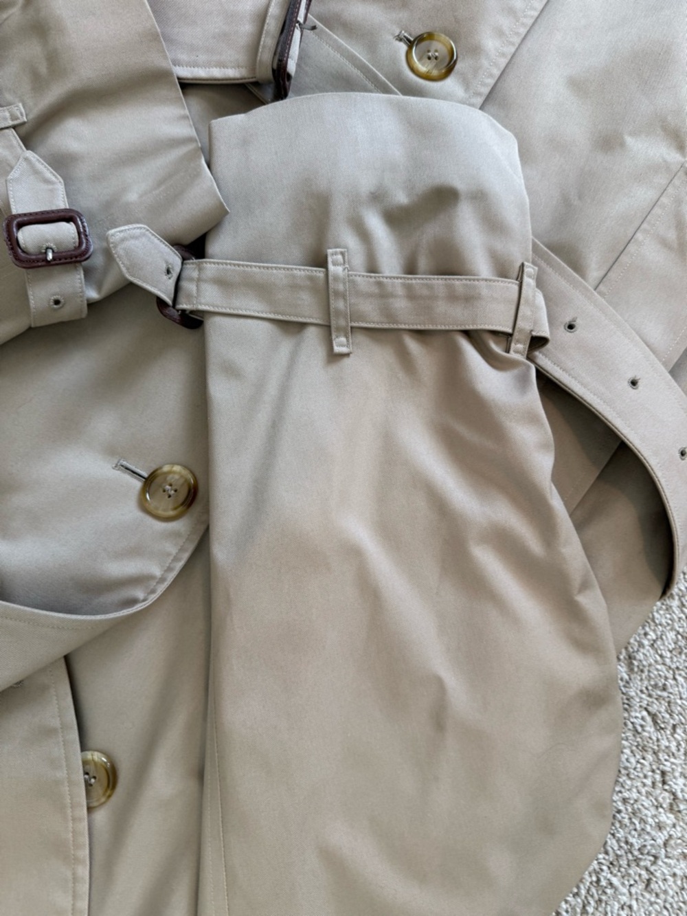 Authenic Vintage Burberry Tan Double-Breasted Trench Coat - Picture 11 of 16